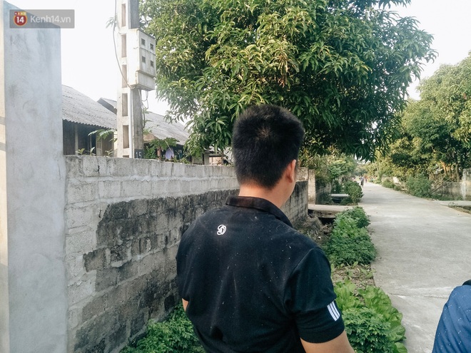 Tuy&ecirc;n Quang: Nh&acirc;n chứng kể lại gi&acirc;y ph&uacute;t kinh ho&agrave;ng ph&aacute;t hiện 3 bố con treo cổ tự tử - Ảnh 4.