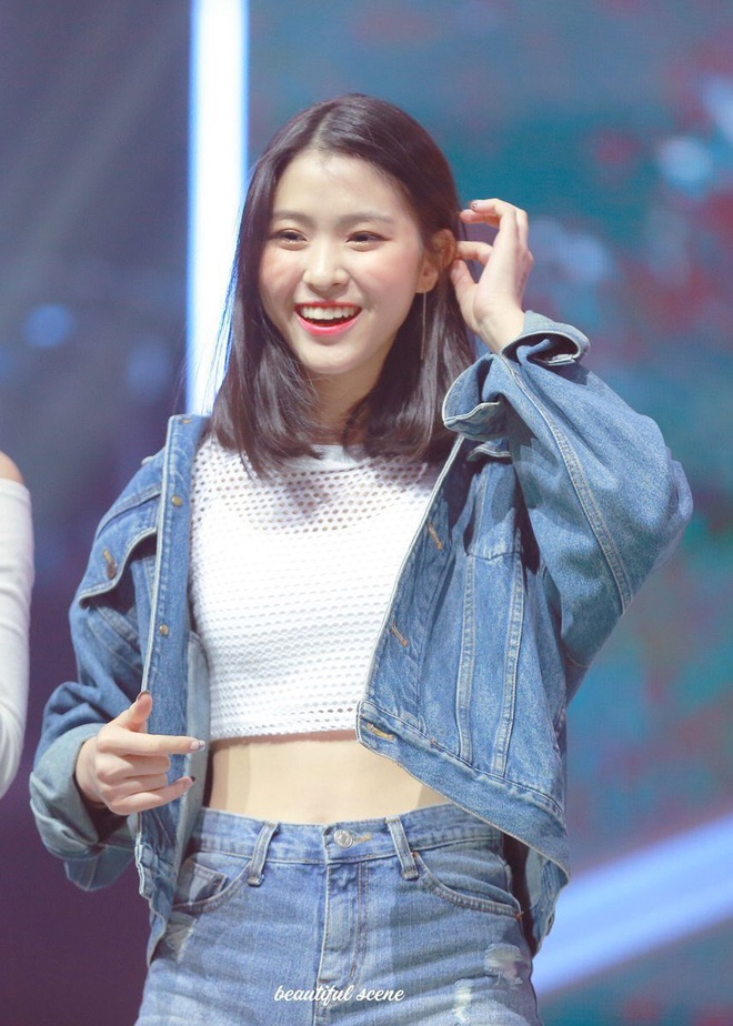 Biểu cảm đáng yêu của Ryujin (ITZY) khi bật mood fangirl xem GOT7 biểu diễn: Giờ là idol rồi nên phải tém tém lại chút! - Ảnh 3.