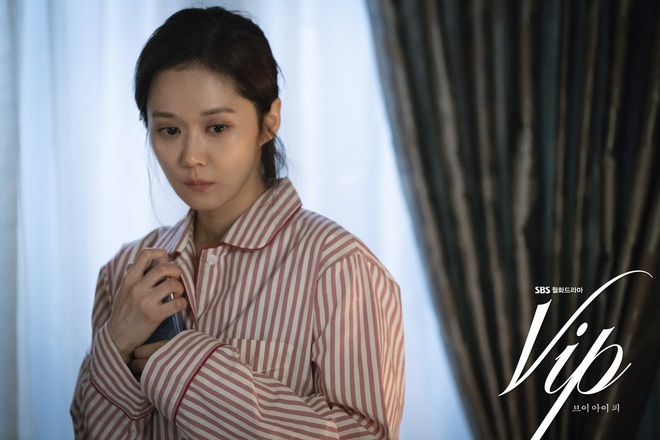 5 giai đoạn vật vã của Jang Nara khi biết đầu mình có sừng ở Vị Khách VIP: Phải soi kĩ tin nhắn điện thoại! - Ảnh 2.