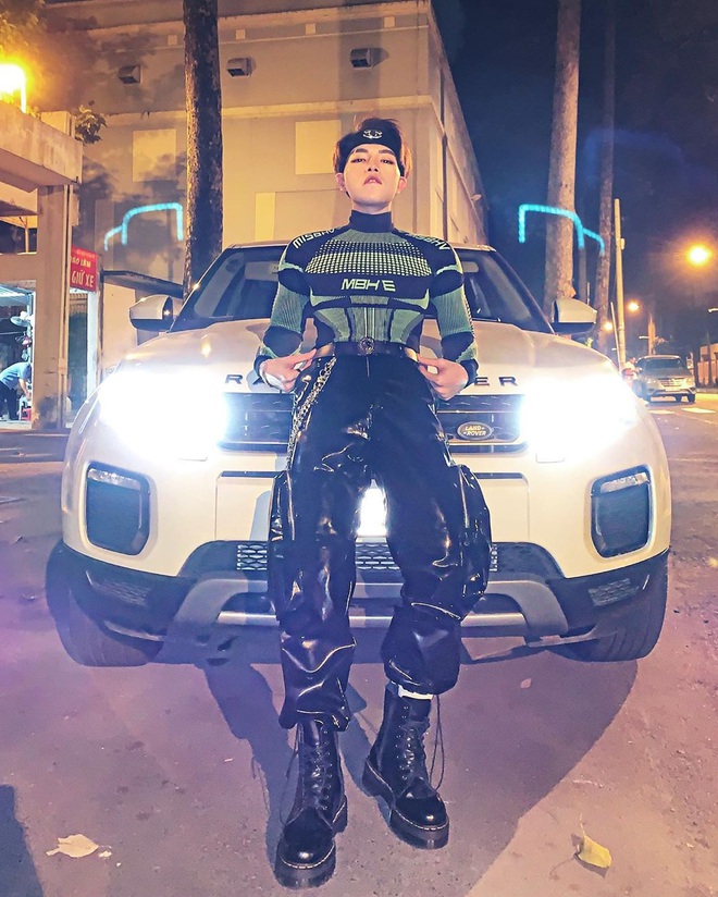 Đức Ph&uacute;c tiếp nối style si&ecirc;u nh&acirc;n của Quỳnh Anh Shyn, ai nh&igrave;n v&agrave;o cũng h&igrave;nh dung ngay body 6 m&uacute;i cực manly! - Ảnh 1.