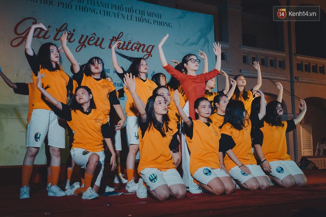 Chung kết văn nghệ &ldquo;Dưới m&aacute;i trường&rdquo; của teen L&ecirc; Hồng Phong: C&ugrave;ng kh&oacute;c, c&ugrave;ng cười v&igrave; ch&uacute;ng ta l&agrave; một phần thanh xu&acirc;n của nhau! - Ảnh 8.