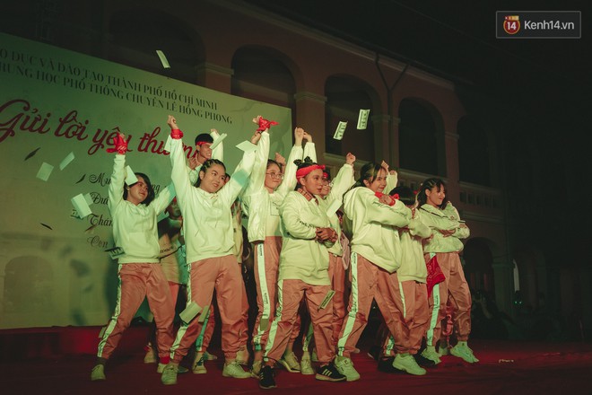 Chung kết văn nghệ &ldquo;Dưới m&aacute;i trường&rdquo; của teen L&ecirc; Hồng Phong: C&ugrave;ng kh&oacute;c, c&ugrave;ng cười v&igrave; ch&uacute;ng ta l&agrave; một phần thanh xu&acirc;n của nhau! - Ảnh 3.