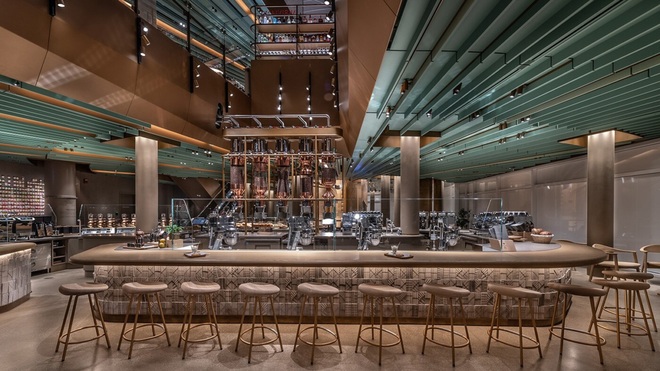 Choáng ngợp trước sự hoành tráng của Starbucks Reserve Roastery - cửa hàng Starbucks lớn nhất thế giới mới khai trương tại Chicago - Ảnh 2.