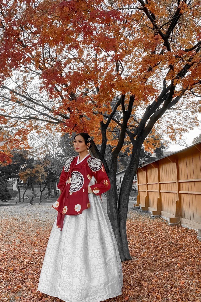 BB Trần diện Hanbok cực thần thái, sẵn sàng tiến cung ở Hàn Quốc: Đẹp thế này liệu có thể tranh sủng làm Hoàng hậu? - Ảnh 3.