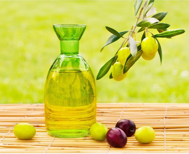 Muốn da căng mướt, s&aacute;ng mịn phải &ldquo;găm&rdquo; ngay b&iacute; quyết từ dầu &ocirc;-liu thần th&aacute;nh - Ảnh 3.