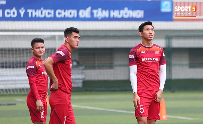 U22 Việt Nam rèn bài cực khó trước ngày lên đường chinh phục HCV SEA Games 30 - Ảnh 7.