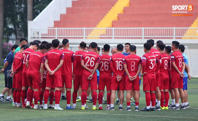 U22 Việt Nam rèn bài cực khó trước ngày lên đường chinh phục HCV SEA Games 30 - Ảnh 2.