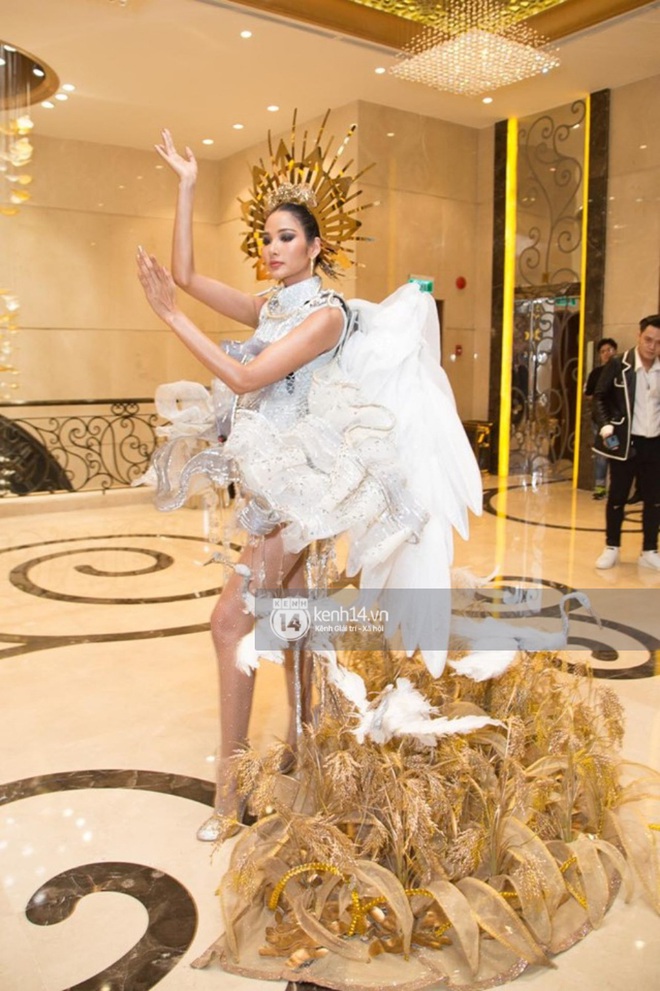 Chính thức: Hoàng Thùy chọn Cà Phê là Quốc phục mang đến Miss Universe 2019 dù từng bị netizen chê tơi tả! - Ảnh 9.