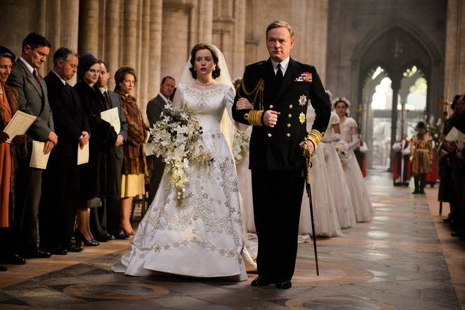 The Crown: Cung đấu chân thật, kịch tính về người phụ nữ quyền lực nhất Hoàng gia Anh - Ảnh 3.