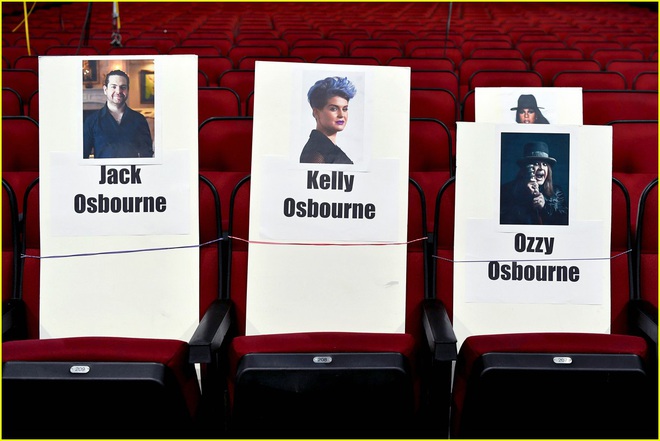 Hé lộ sơ đồ chỗ ngồi tại American Music Awards: Nguyên team Taylor ngồi chung hết, Halsey hơi cô đơn vì thiếu BTS! - Ảnh 8.