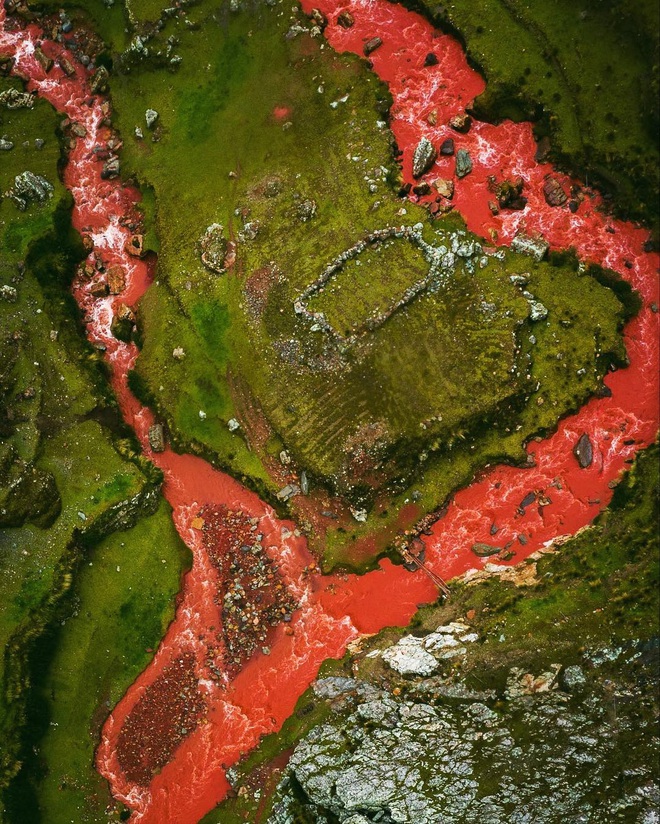 Giận bay màu là có thật: Dòng sông đỏ như máu ở Peru cứ vài tháng lại… nhạt đi, du khách phải “chạy xô” mới kịp ngắm - Ảnh 3.