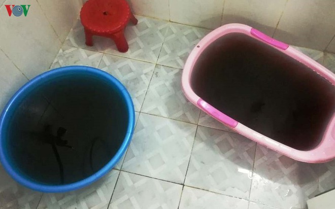 Nước sinh hoạt tại Khánh Hòa vẩn đục màu cà phê - Ảnh 1.