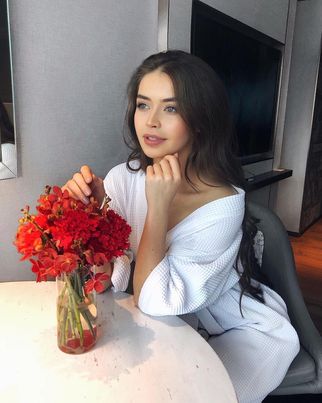 Chân dung nữ nghị sĩ trẻ nhất Belarus khiến cộng đồng mạng điêu đứng: Sở hữu vẻ đẹp tựa thiên thần, từng lọt top 5 Hoa hậu Thế giới - Ảnh 9.