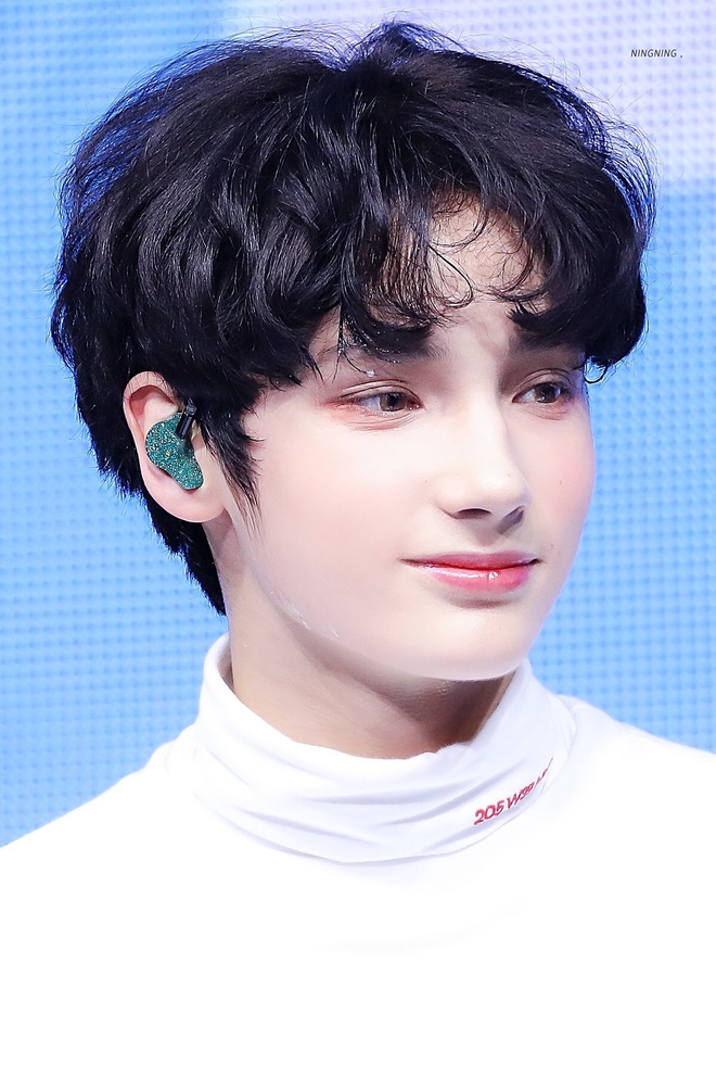 Tài năng như hội idol con lai Kpop: Thành viên TXT là “thiên tài nhạc cụ” biết 4 thứ tiếng, “hoàng tử lai” của Produce debut ở tuổi 13 - Ảnh 3.