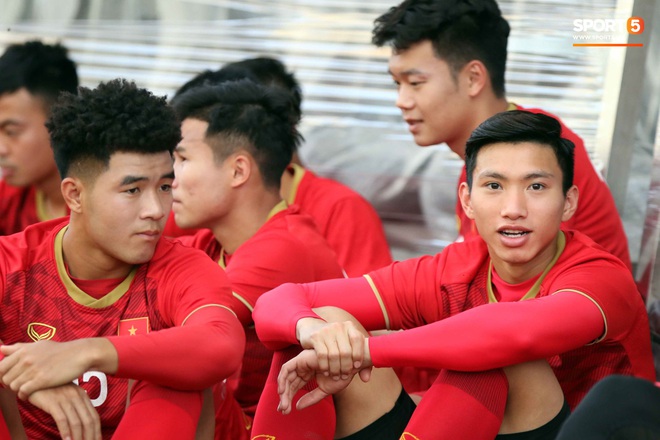 HLV Park Hang-seo không hài lòng khi U22 Việt Nam phải chờ nửa tiếng ở sân vì trùng lịch tập với trọng tài - Ảnh 2.