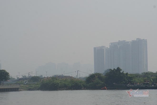 Trời Sài Gòn mịt mù, app ngoại dập dìu chỉ số ô nhiễm có đáng tin cậy - Ảnh 3.