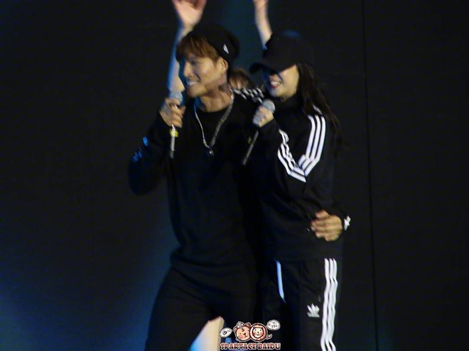 Các cặp đôi hot nhất Running Man tình tứ công khai ở fanmeeting: Monday Couple đâu bằng Song Joong Ki - Kwang Soo - Ảnh 16.