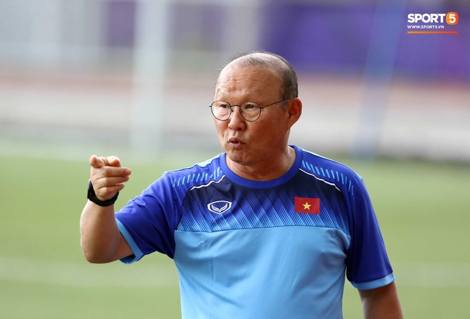 U22 Việt Nam tập thử sân Binan, Quang Hải, Văn Hậu nhiều khả năng không thi đấu trận mở màn SEA Games 2019 - Ảnh 2.