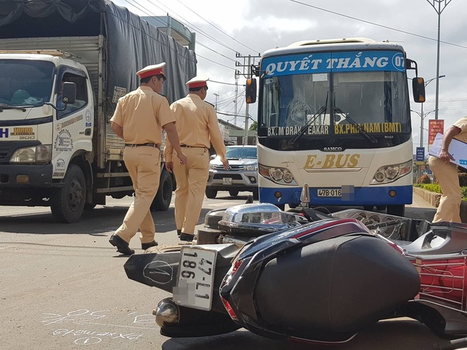 Thiếu niên 15 tuổi chạy xe máy tông Việt kiều 90 tuổi tử vong - Ảnh 2.