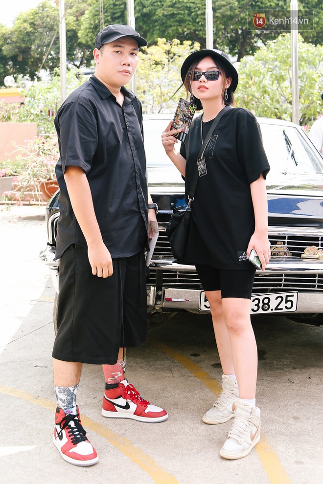 Street style giới trẻ tại Sole Ex 2019: Không chỉ khoe giày “chất”, các bạn trẻ còn lên đồ siêu “xịn”, không thiếu ca cực chặt chém - Ảnh 8.