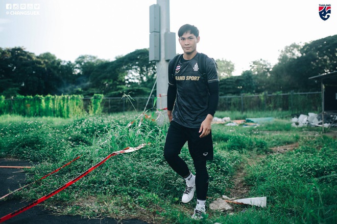Nhọ như tuyển Th&aacute;i Lan tại SEA Games 30: Vật v&atilde; m&atilde;i mới tới được s&acirc;n v&igrave; tắc đường, đến nơi tập th&igrave; tồi t&agrave;n, kh&ocirc;ng c&oacute; lu&ocirc;n cả nh&agrave; vệ sinh - Ảnh 3.