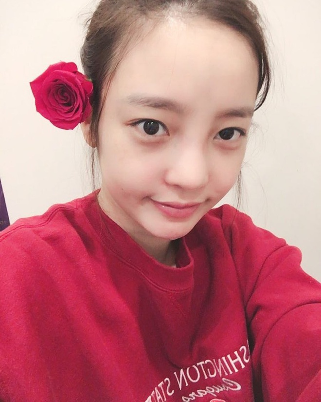 Goo Hara ra đi, công chúng sẽ mãi nhớ một cô gái sở hữu gương mặt mộc hoàn mỹ, chỉ makeup sương sương đã xinh như búp bê - Ảnh 4.