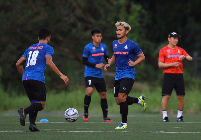 Nhọ như tuyển Th&aacute;i Lan tại SEA Games 30: Vật v&atilde; m&atilde;i mới tới được s&acirc;n v&igrave; tắc đường, đến nơi tập th&igrave; tồi t&agrave;n, kh&ocirc;ng c&oacute; lu&ocirc;n cả nh&agrave; vệ sinh - Ảnh 4.