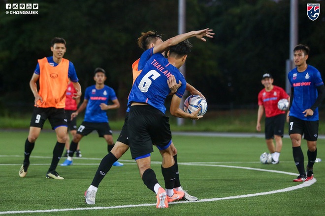 Nhọ như tuyển Th&aacute;i Lan tại SEA Games 30: Vật v&atilde; m&atilde;i mới tới được s&acirc;n v&igrave; tắc đường, đến nơi tập th&igrave; tồi t&agrave;n, kh&ocirc;ng c&oacute; lu&ocirc;n cả nh&agrave; vệ sinh - Ảnh 5.