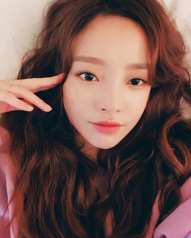 Goo Hara ra đi, công chúng sẽ mãi nhớ một cô gái sở hữu gương mặt mộc hoàn mỹ, chỉ makeup sương sương đã xinh như búp bê - Ảnh 8.