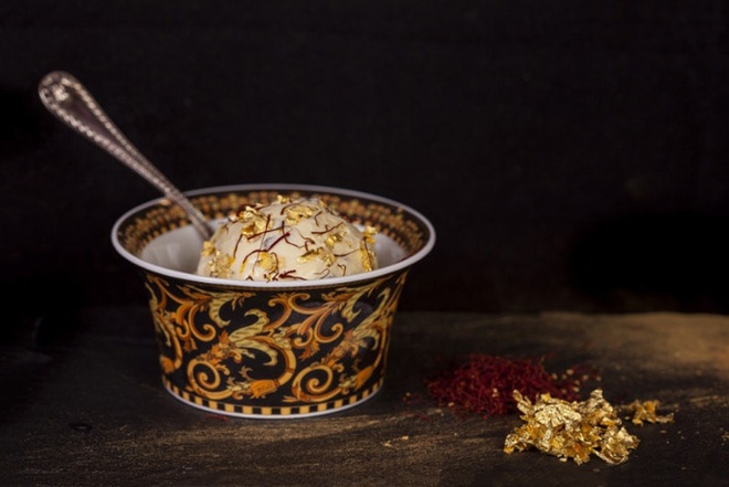 Giới thượng lưu Dubai &ldquo;cuồng&rdquo; v&agrave;ng đến mức n&agrave;o? Sẵn s&agrave;ng vung tiền để ăn m&oacute;n d&aacute;t v&agrave;ng, c&oacute; loại pizza l&ecirc;n đến&hellip; 4,8 tỷ/ c&aacute;i - Ảnh 1.