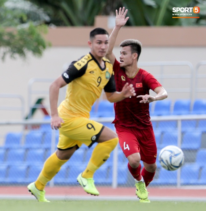 Cầu thủ tỷ phú Faiq Bolkiah tranh cãi với đội trưởng U22 Brunei khi chứng kiến đội nhà thua chóng vánh trước Việt Nam - Ảnh 8.