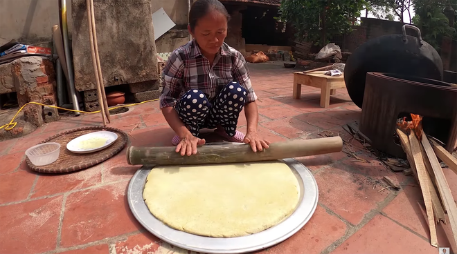 Lại thất bại trong màn làm đồ ăn siêu to khổng lồ, bà Tân nhanh chóng chữa cháy để cứu chiếc bánh khoai - Ảnh 6.