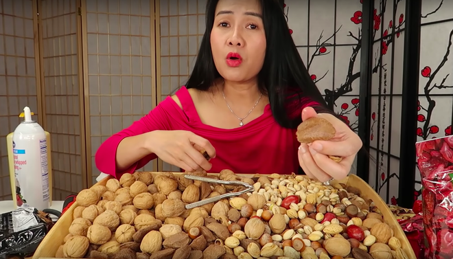 Vinh Nguyễn Thị - Youtuber “xàm duyên dáng” lại có màn miêu tả vị béo khiến dân mạng bối rối: “Béo hiền, béo nhẹ nhàng, béo… cao độ” - Ảnh 8.