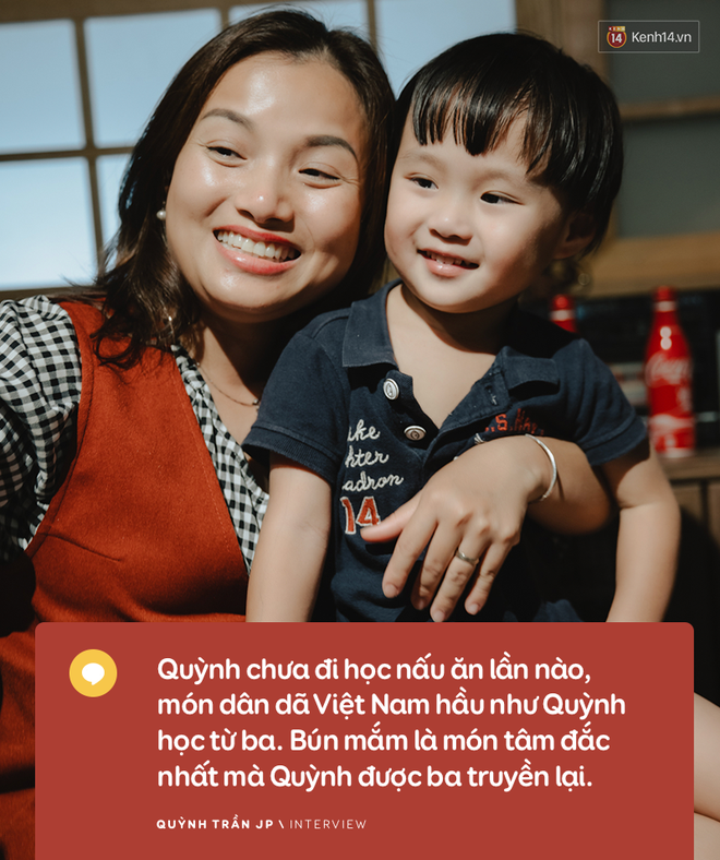 Trò chuyện độc quyền với mẹ con Youtuber Quỳnh Trần - bé Sa: “Nhiều người trách sao ông xã đi làm cực khổ mà mình suốt ngày ăn” - Ảnh 9.