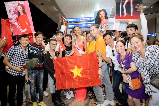 Hoàng Thùy khoe vòng 1 khủng, rạng rỡ lên đường đến Mỹ chinh phục vương miện Miss Universe 2019 - Ảnh 10.