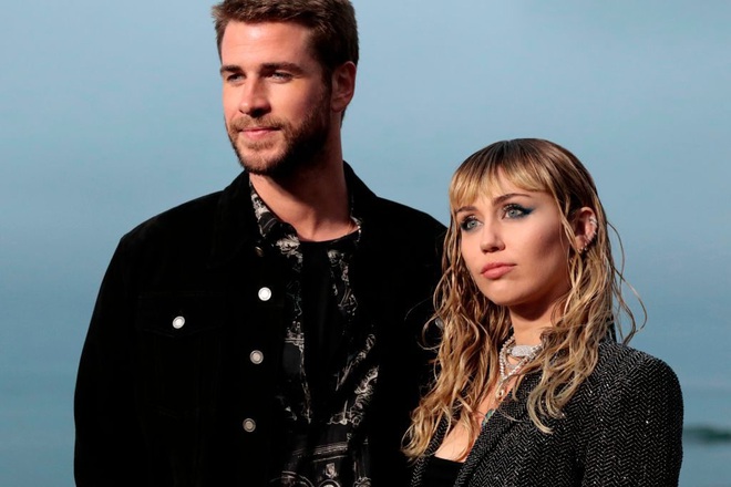 Hoang mang tin Miley Cyrus không thể hát được nữa, bị đưa vào trại cai nghiện sau khi ly dị Liam Hemsworth - Ảnh 2.