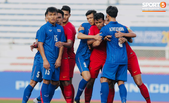 [SEA Games 30] U22 Thái Lan 0-2 U22 Indonesia: Người Thái gục ngã sau 2 tình huống tự bắn vào chân - Ảnh 2.