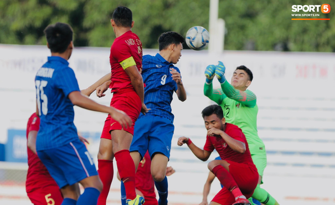 [SEA Games 30] U22 Thái Lan 0-2 U22 Indonesia: Người Thái gục ngã sau 2 tình huống tự bắn vào chân - Ảnh 4.