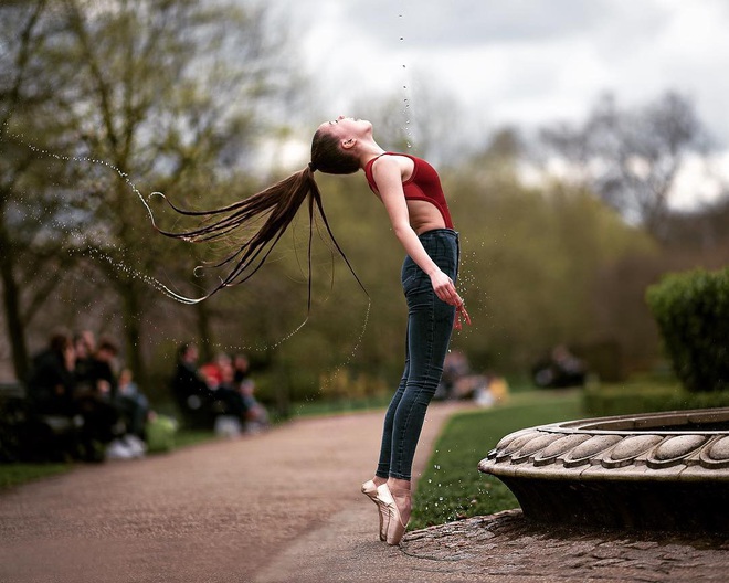 10 điểm sống ảo chưa bao giờ là dễ: Thần đồng ballet bắt trend tạo dáng thiên nga nghìn Like và cái kết ba chấm - Ảnh 1.