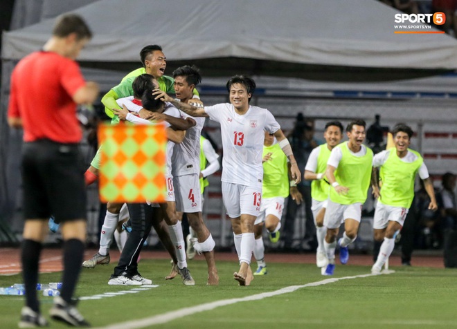 Tin chắc sẽ vượt qua vòng bảng, HLV Park Hang-seo cử trợ lý U22 Việt Nam thăm dò đối thủ ở bán kết SEA Games 2019 - Ảnh 8.