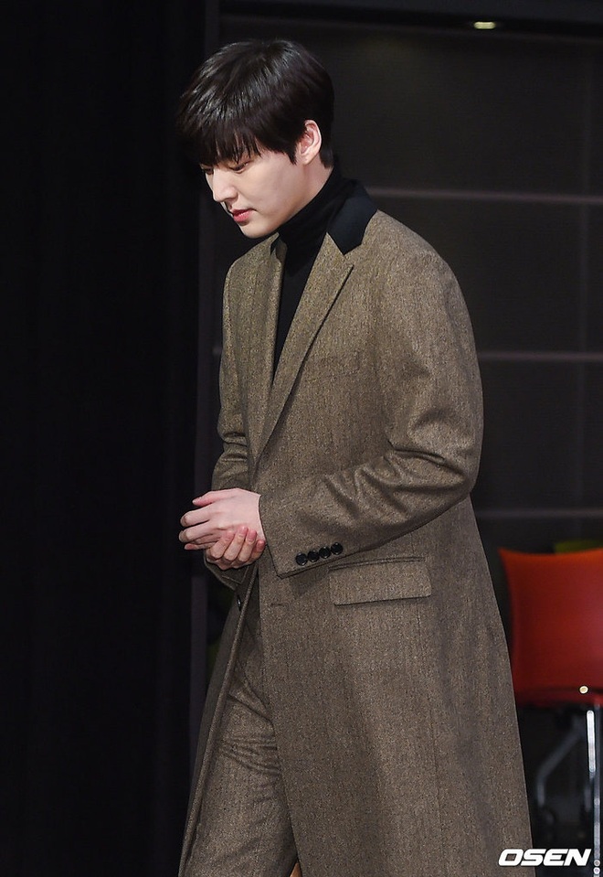 Ahn Jae Hyun toát mồ hôi hột lên tiếng xin lỗi ekip phim Love With Flaws vì scandal ly hôn ầm ĩ - Ảnh 6.