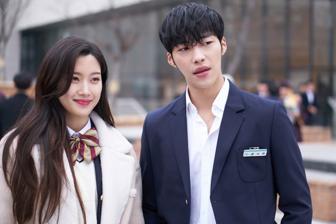 Bà hàng xóm đi đồn Woo Do Hwan và ác nữ Moon Ga Young đang hẹn hò, đóng phim tình thế này không yêu mới lạ! - Ảnh 11.