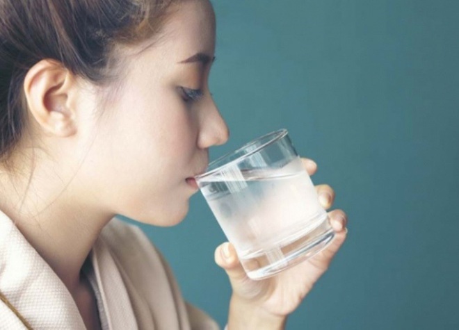 Thường xuy&ecirc;n trang điểm, đừng qu&ecirc;n &ldquo;sắm&rdquo; cho đ&ocirc;i m&ocirc;i lớp dưỡng ho&agrave;n hảo để sẵn s&agrave;ng l&ecirc;n chuẩn bất cứ m&agrave;u son n&agrave;o! - Ảnh 3.