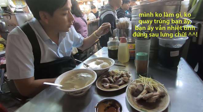 Khoa Pug gặp anti fan ngay trong lúc đang quay vlog ở Đài Loan, lập tức đổi thái độ mất hứng và có phần rụt rè - Ảnh 7.