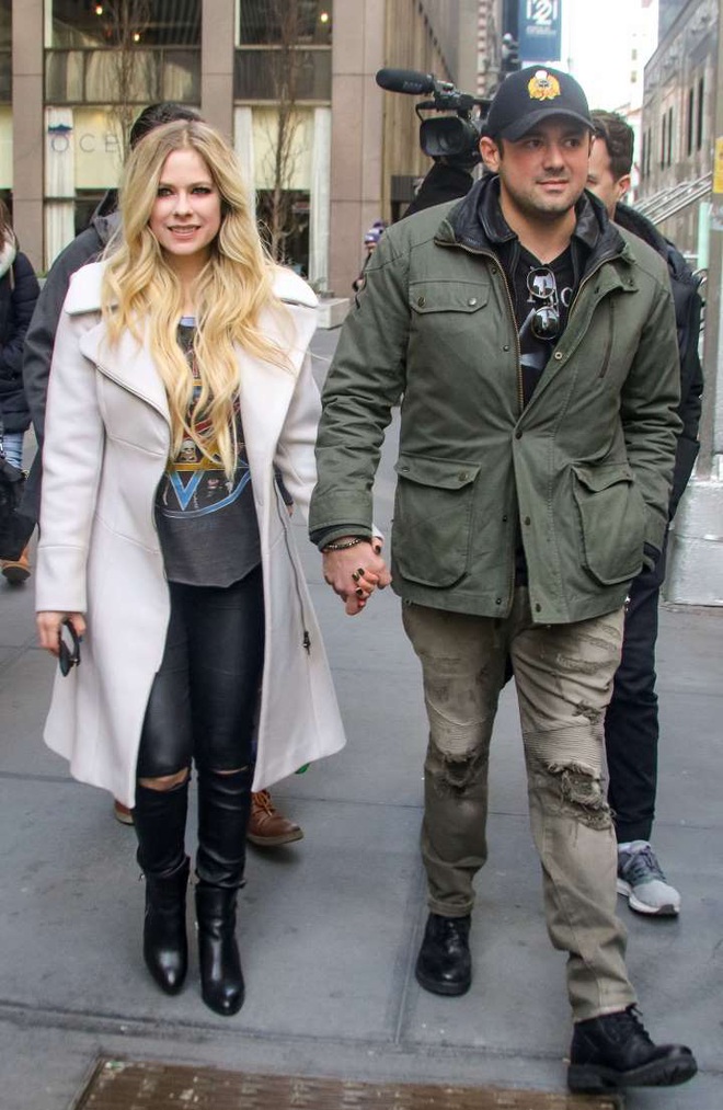 Sau gần 2 năm y&ecirc;u nhau, Avril Lavigne đ&atilde; ch&iacute;nh thức đường ai nấy đi với con trai tỷ ph&uacute; - Ảnh 1.
