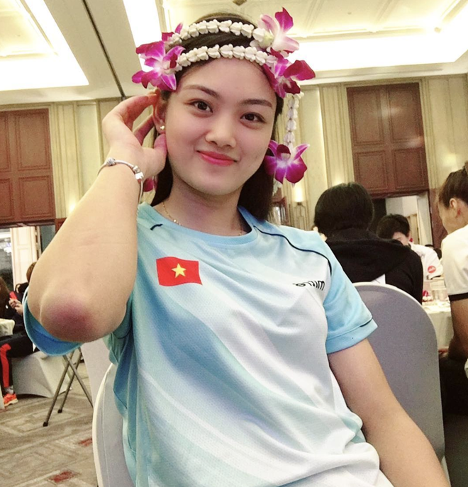 Ấn tượng trước nhan sắc của hot girl đội tuyển b&oacute;ng chuyền nữ Việt Nam: Trải qua 3 tiếng chờ đợi mỏi mệt vẫn to&aacute;t l&ecirc;n thần th&aacute;i hơn người - Ảnh 10.