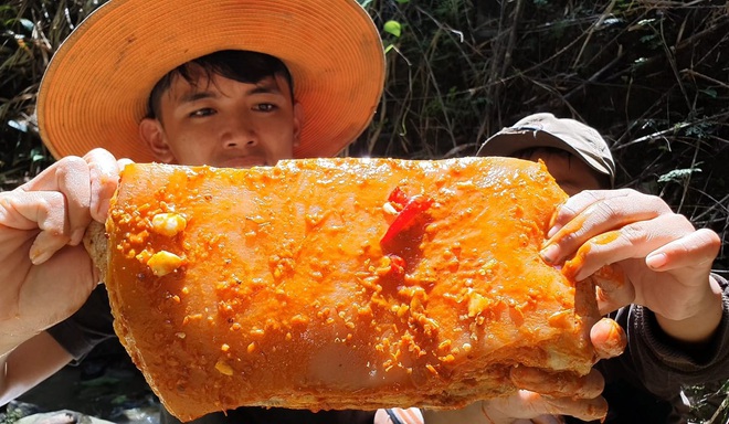 Youtuber nghị lực nhất Việt Nam: ở nhà tre nứa, làm phụ hồ nhưng vẫn gây dựng được channel ẩm thực hơn 760k subscribers - Ảnh 22.