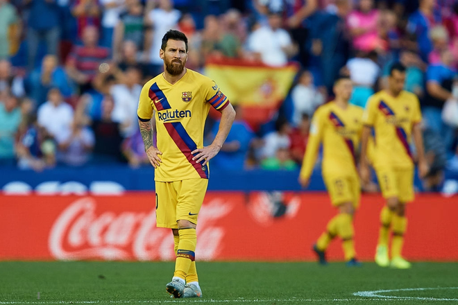 Messi mở tỷ số từ chấm phạt đền, Barcelona vẫn bất ngờ sụp đổ trong 8 phút và đại bại trước đối thủ ít ai ngờ tới - Ảnh 5.