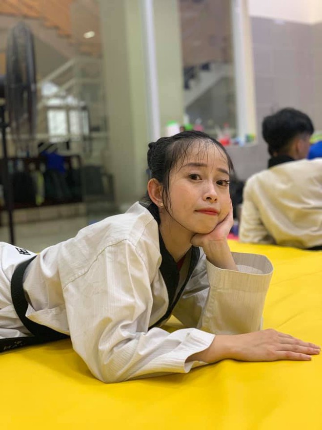 Hot girl làng võ Châu Tuyết Vân: Nhan sắc xinh đẹp, nhiều lần vô địch thế giới, hy vọng vàng của Taekwondo Việt Nam tại SEA Games 30 - Ảnh 9.