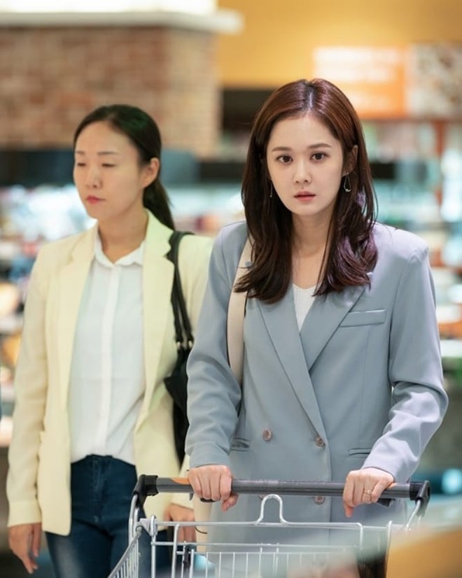Đặc sản thời trang trong phim Hàn mùa Thu Đông: Muôn cách diện áo blazer chỉ có đẹp và sành điệu trở lên - Ảnh 12.